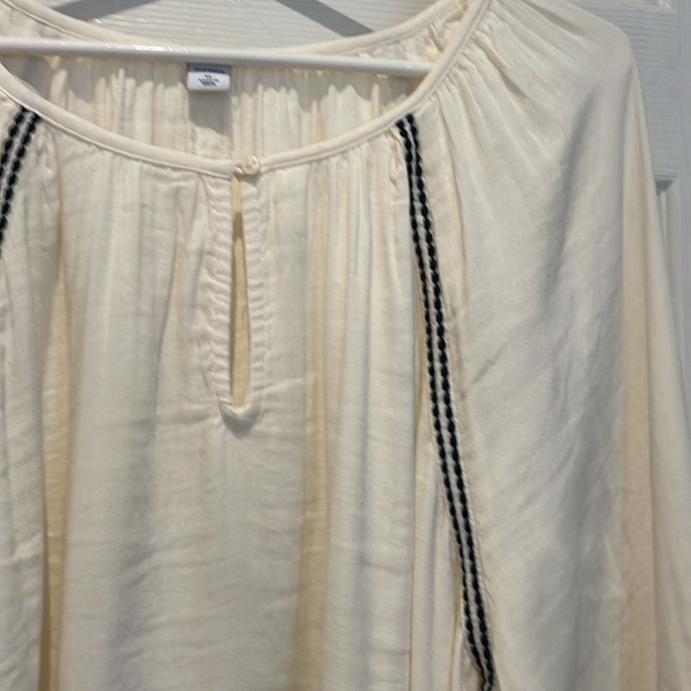 NWT Old Navy blouse with keyhole detail SZ Xlarge - Picture 3 of 9